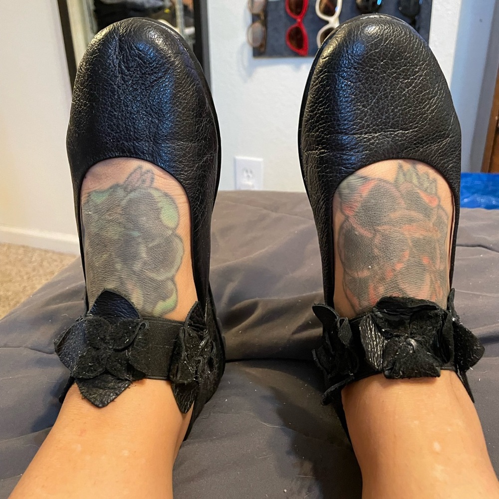 L’Artiste Spring Step Black Leather Shoe Mary Jane Ballet Ankle Strap Flower